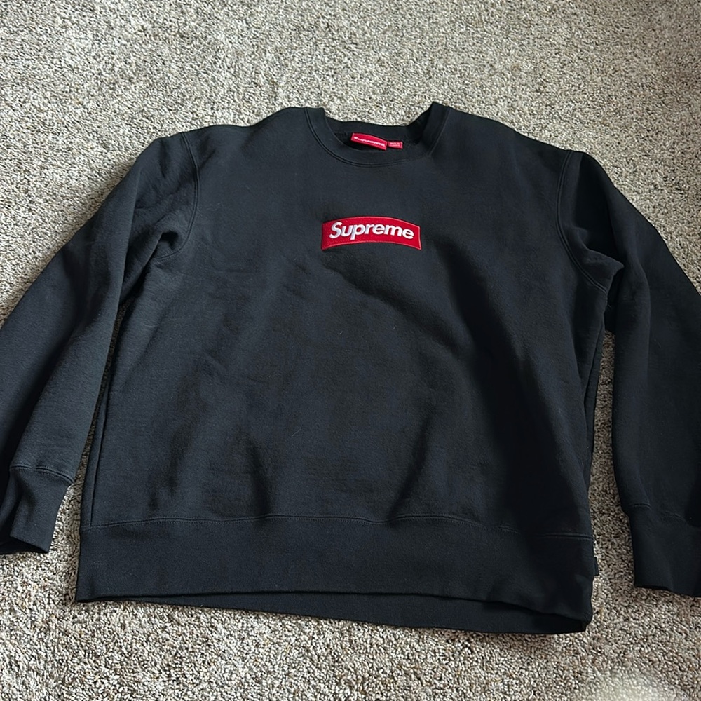 Supreme Black Logo Patch Crewneck, great condition